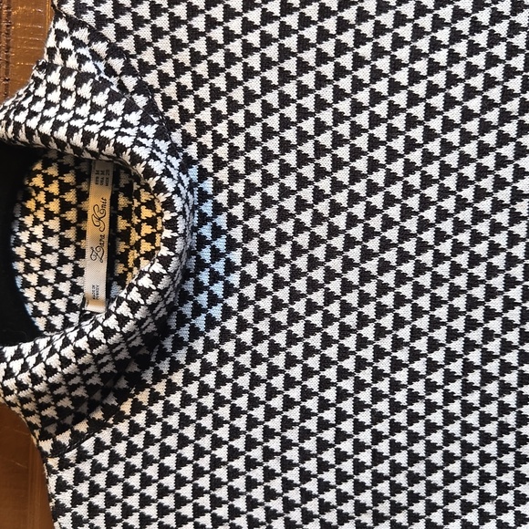 Zara-Blk/white knit turtle neck sleeveless short top Sz M - Picture 2 of 4